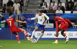 Bắt Đầu Và Bắt Đầu Lại Trận Đấu Bóng Đá Theo Quy Định Chuẩn Xác Của Luật FIFA